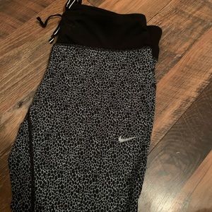 Nike cropped women’s legging